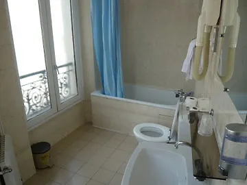 Bristol République Hotel 3*