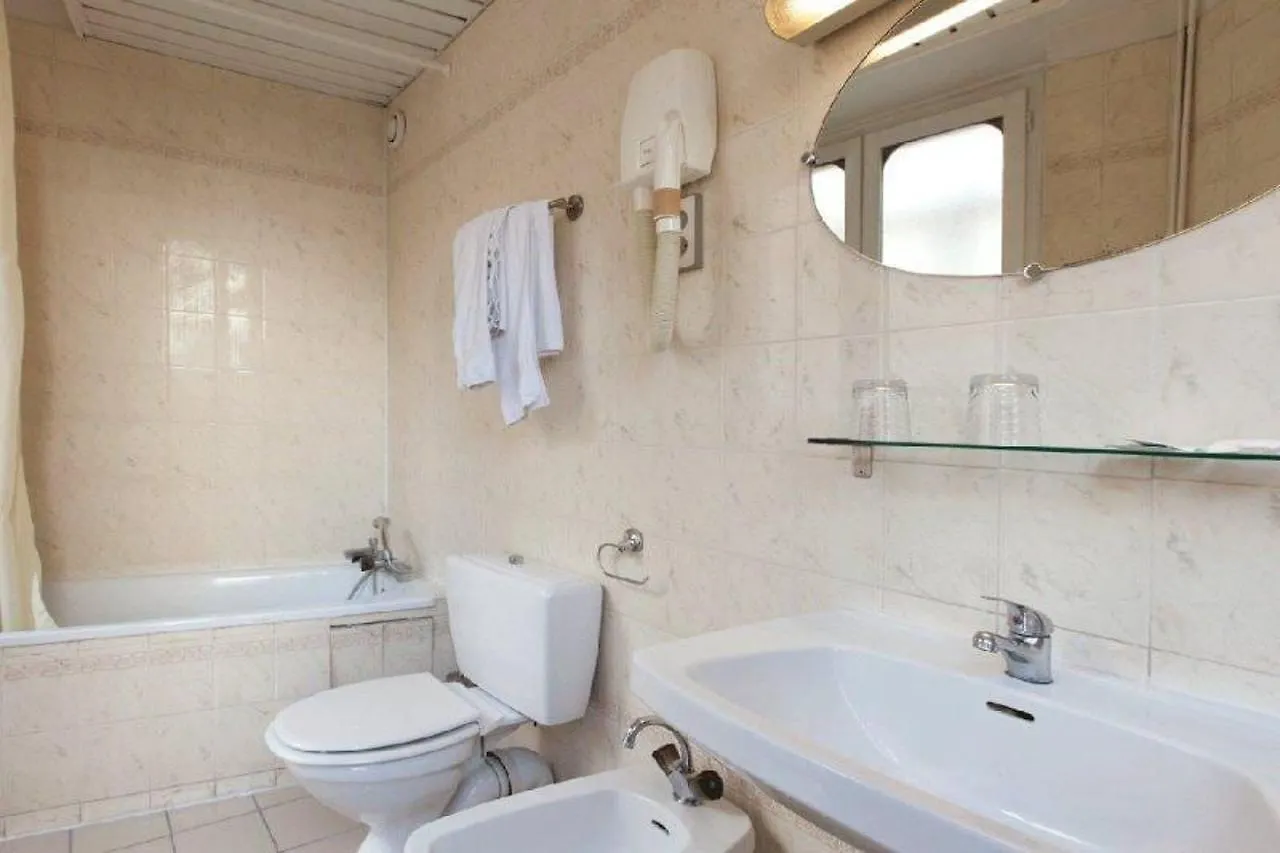 Bristol Republique Hotel Paris